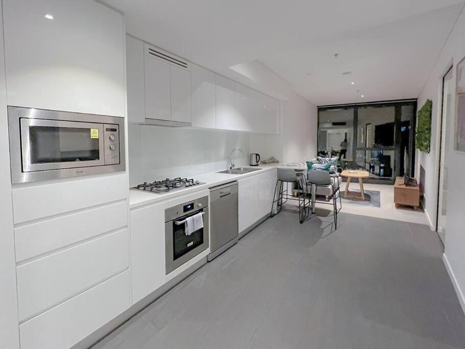 Amazing 2 Bedroom In Cbd! Бризбейн Екстериор снимка